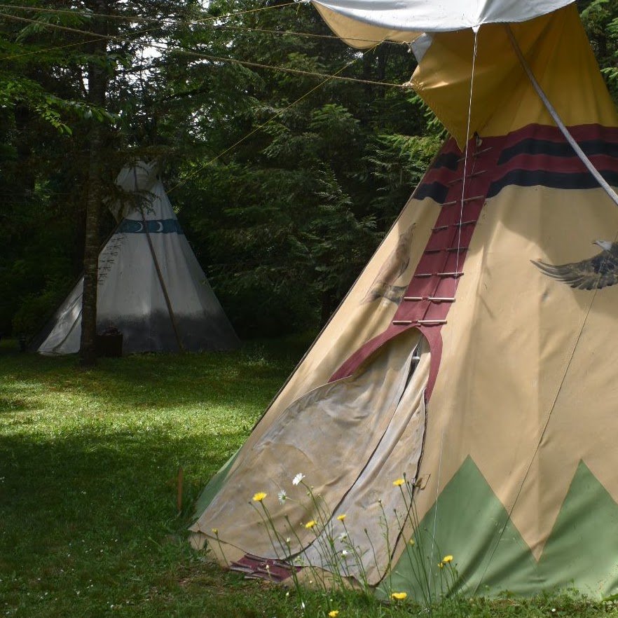 Hand-painted tipi detail
